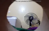 الشباب صغيرتي في سن المراهقة يعطي اللسان مذهلة ثم يحصل creampie.