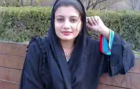 مفلس في سن المراهقة مع الثدي المثالي مارس الجنس من قبل ديك كبيرة.