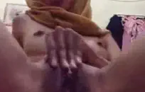 كبير الثدي أمي استغل من قبل الديك ضخمة بينما الزوج المنزل.