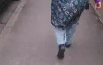 يتعمق asa akira وjuelz ventura في حمير بعضهما البعض أثناء مص قضيبهما في الثلاثي الشرجي.