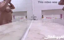 وقحة المراهقة تمارس الجنس مع صديقها الأسود في الغابة.