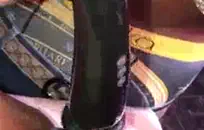 فتاة سمراء مع الحمار كبيرة استمنى.