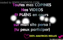 صغيرة فاتنة في سن المراهقة الملاعين نفسها مع هزاز.