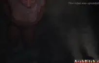 زوج الأفلام زوجته يعطي الرأس والملاعين لها.