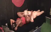 لطيف في سن المراهقة تمتص قضيبي بينما أنا نائب الرئيس على وجهها