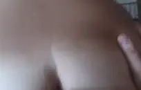 مثير الشباب الأسود طرفة عين في الزي المدرسي يحصل امتص صاحب الديك.