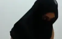 مسابقة أكل الهرة ومسابقة المعتوه الكبيرة مع فتيات مراهقات وضخمة.